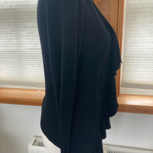 Banana republic size small ruffle cardigan like new - Picture 3 of 6